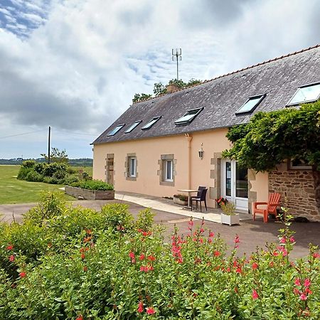 Au calme à 10mn des baies de Douarnenez et Audierne avec cuisine à disposition Mahalon Esterno foto