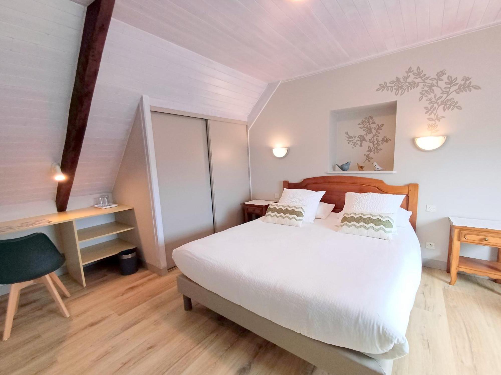 Au calme à 10mn des baies de Douarnenez et Audierne avec cuisine à disposition Mahalon Esterno foto