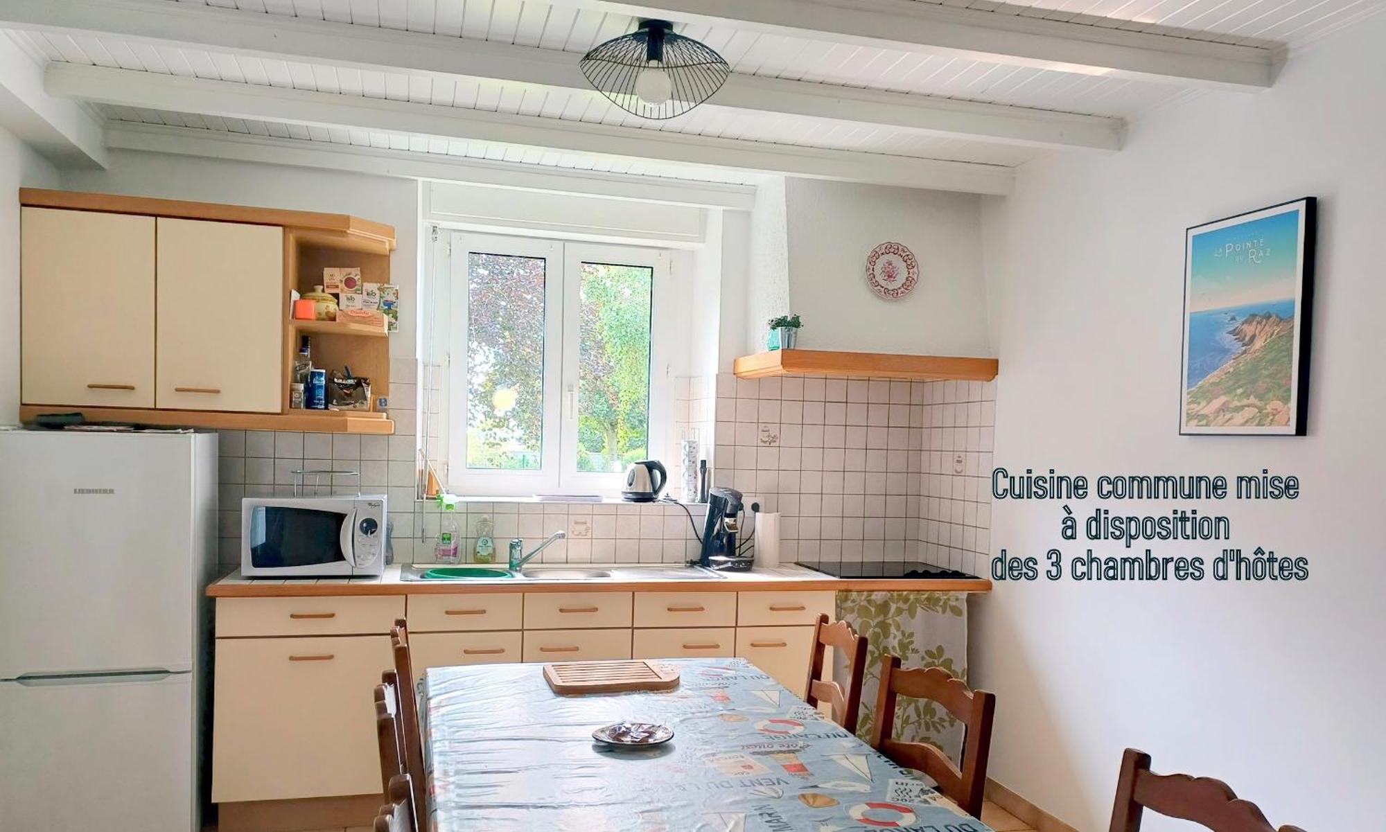 Au calme à 10mn des baies de Douarnenez et Audierne avec cuisine à disposition Mahalon Esterno foto