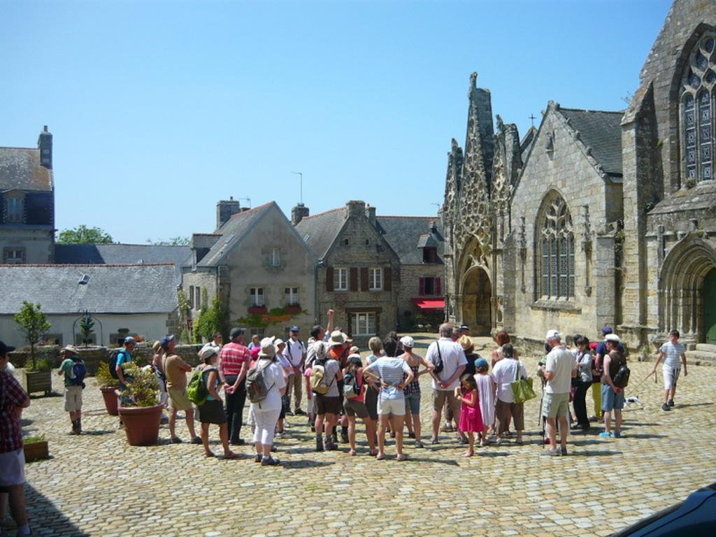 Au calme à 10mn des baies de Douarnenez et Audierne avec cuisine à disposition Mahalon Esterno foto