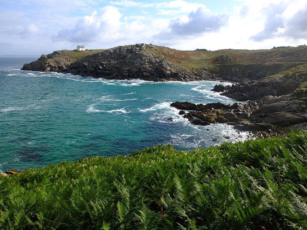 Au calme à 10mn des baies de Douarnenez et Audierne avec cuisine à disposition Mahalon Esterno foto