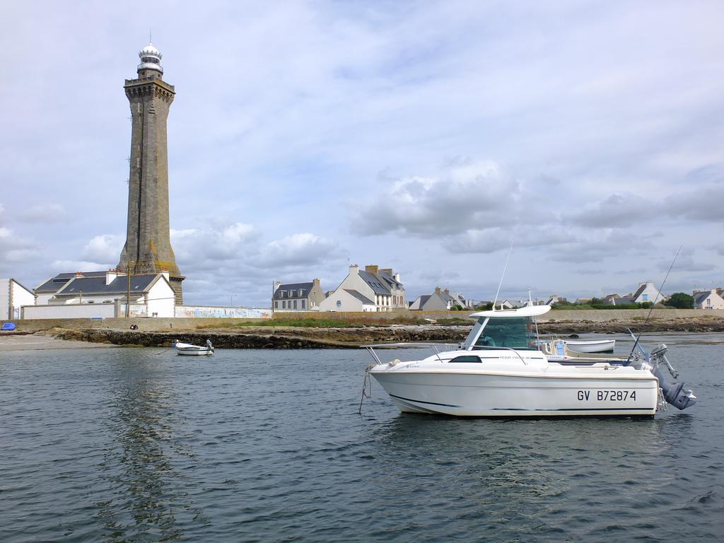 Au calme à 10mn des baies de Douarnenez et Audierne avec cuisine à disposition Mahalon Esterno foto