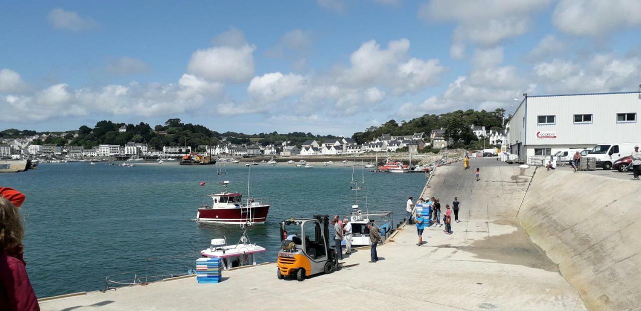 Au calme à 10mn des baies de Douarnenez et Audierne avec cuisine à disposition Mahalon Esterno foto