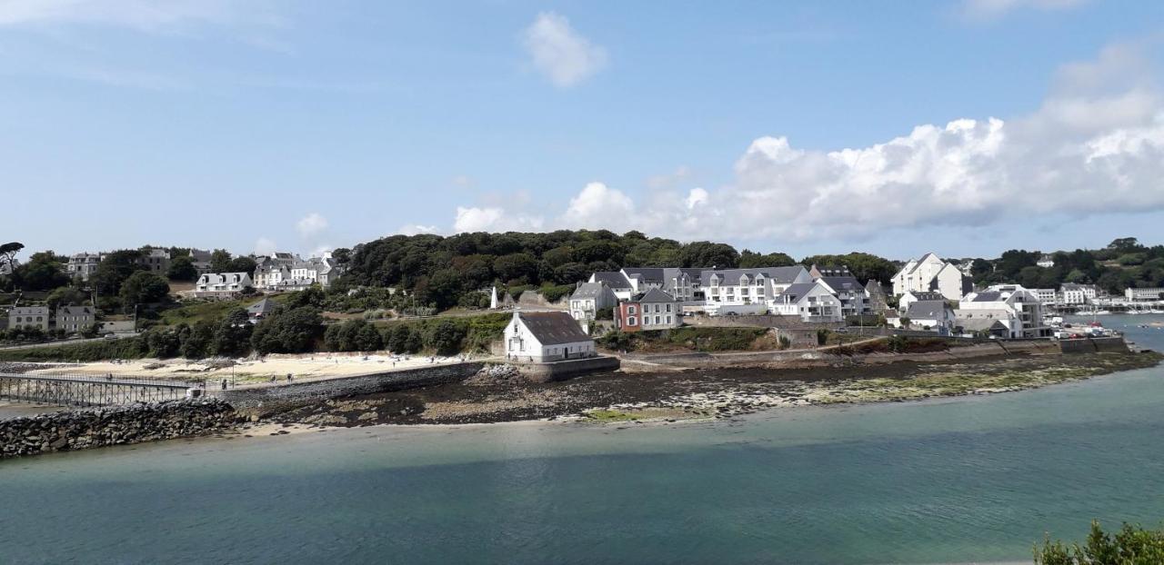 Au calme à 10mn des baies de Douarnenez et Audierne avec cuisine à disposition Mahalon Esterno foto